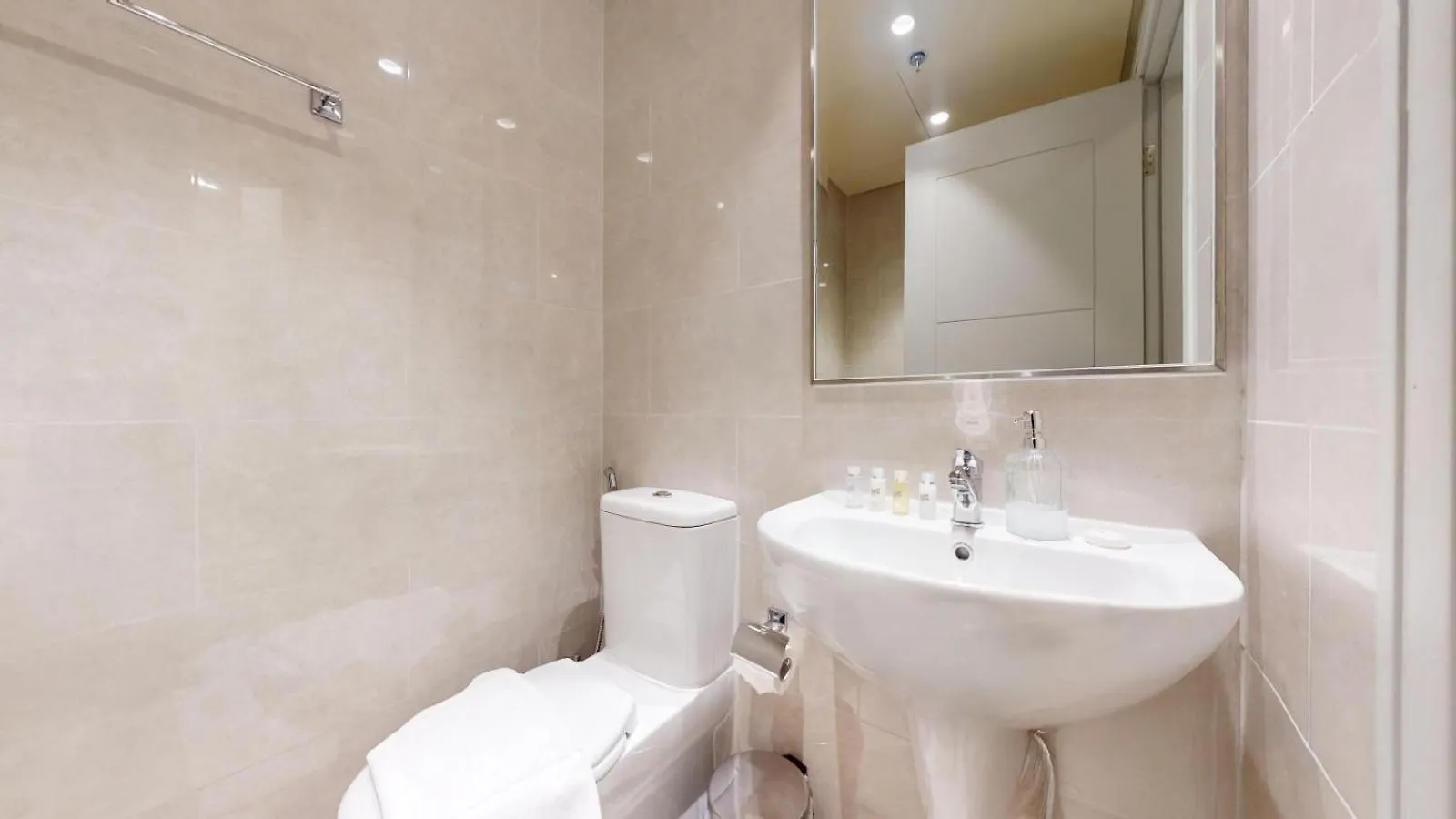 Apartment Forte Tower - Aesthetic Three Bedroom In Downtown Dubai