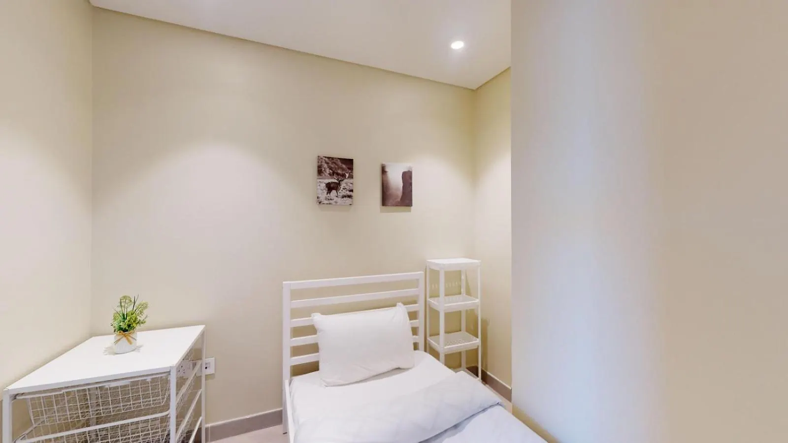 Forte Tower - Aesthetic Three Bedroom In Downtown Dubai 0*,  United Arab Emirates