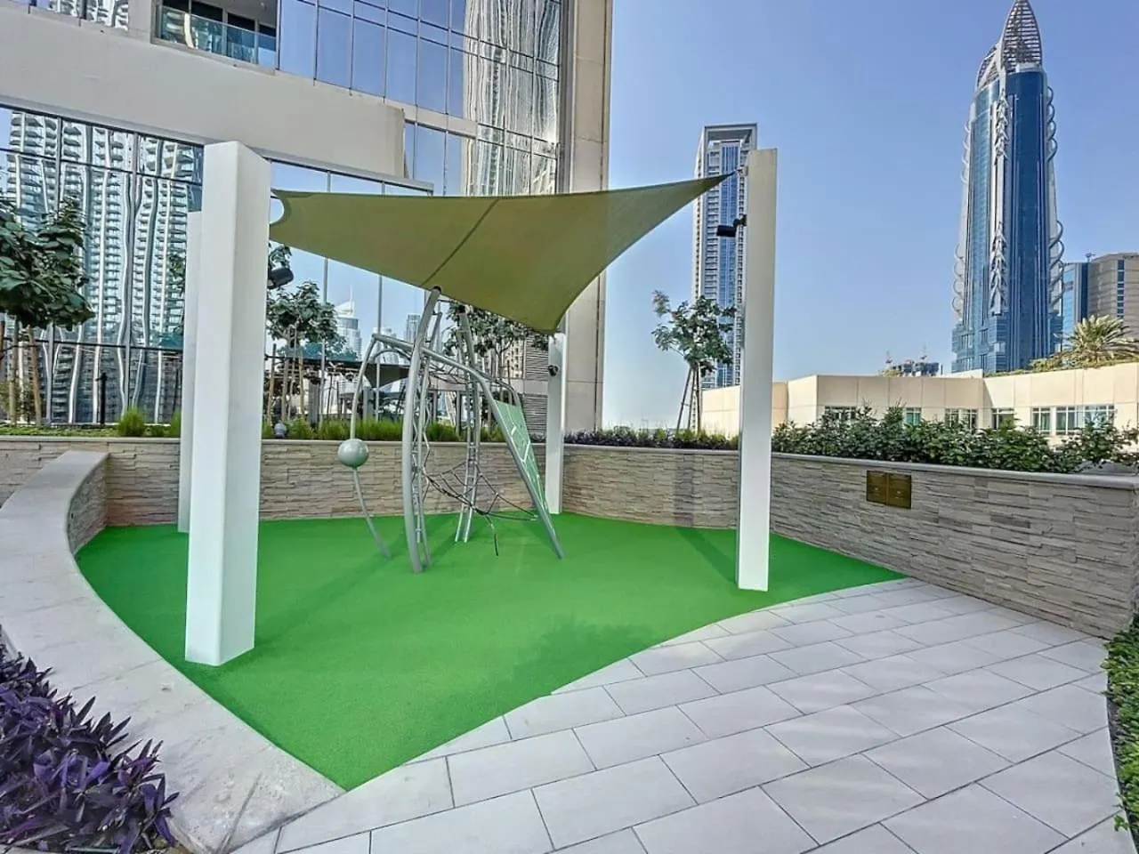 Apartment Forte Tower - Aesthetic Three Bedroom In Downtown Dubai United Arab Emirates